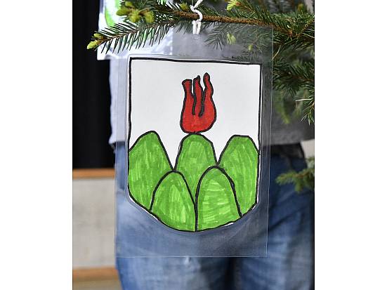 Das Loueler Wappen gezeichnet von Schülerinnen und Schülern der Primarschule